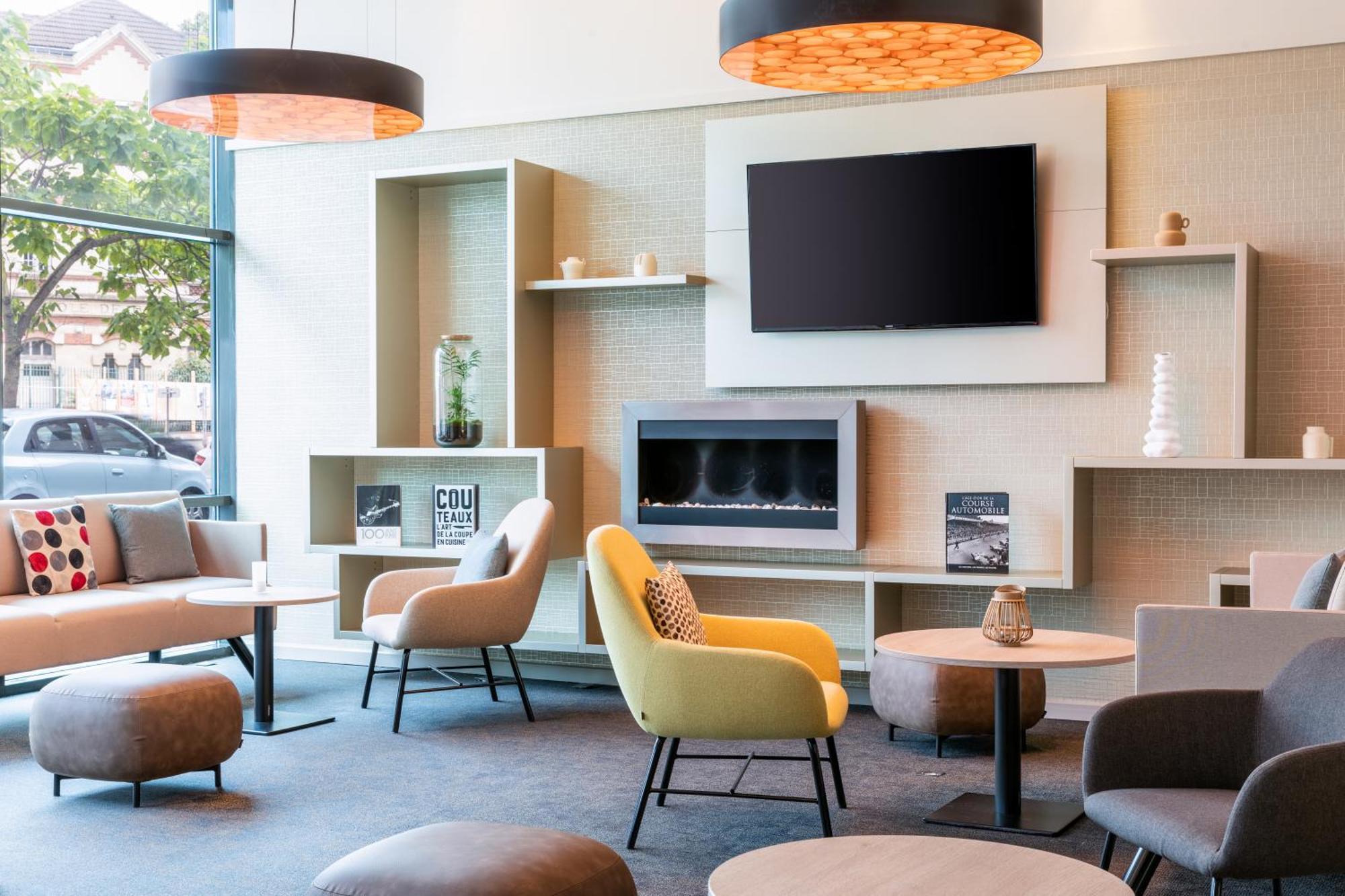 Hotel Courtyard By Marriott Paris Saint Denis Esterno foto