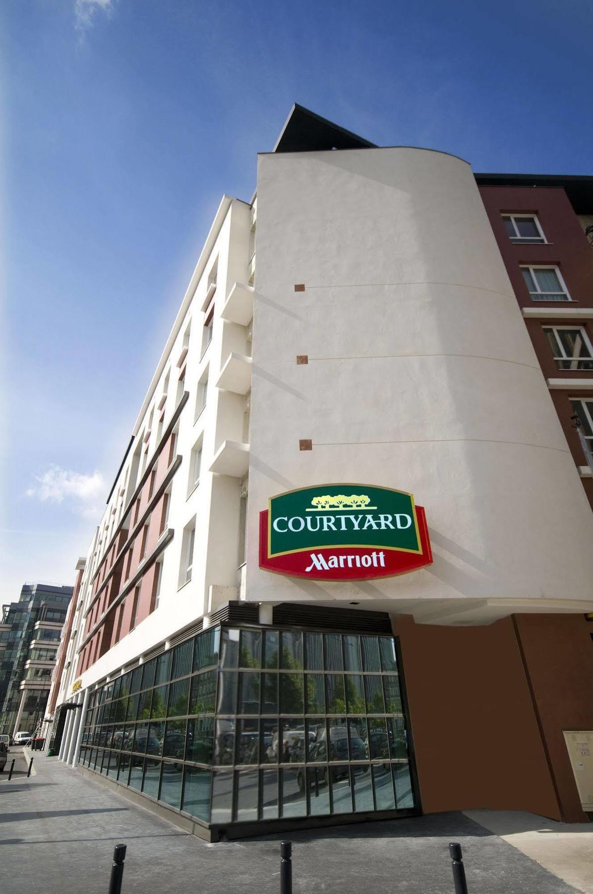 Courtyard By Marriott Paris Saint Denis Hotel Esterno foto