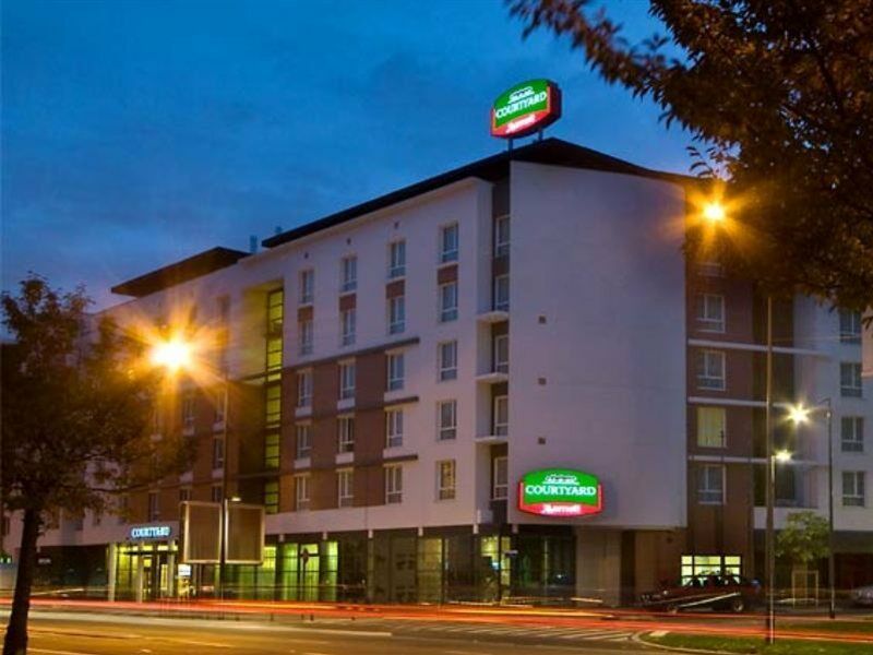 Courtyard By Marriott Paris Saint Denis Hotel Esterno foto